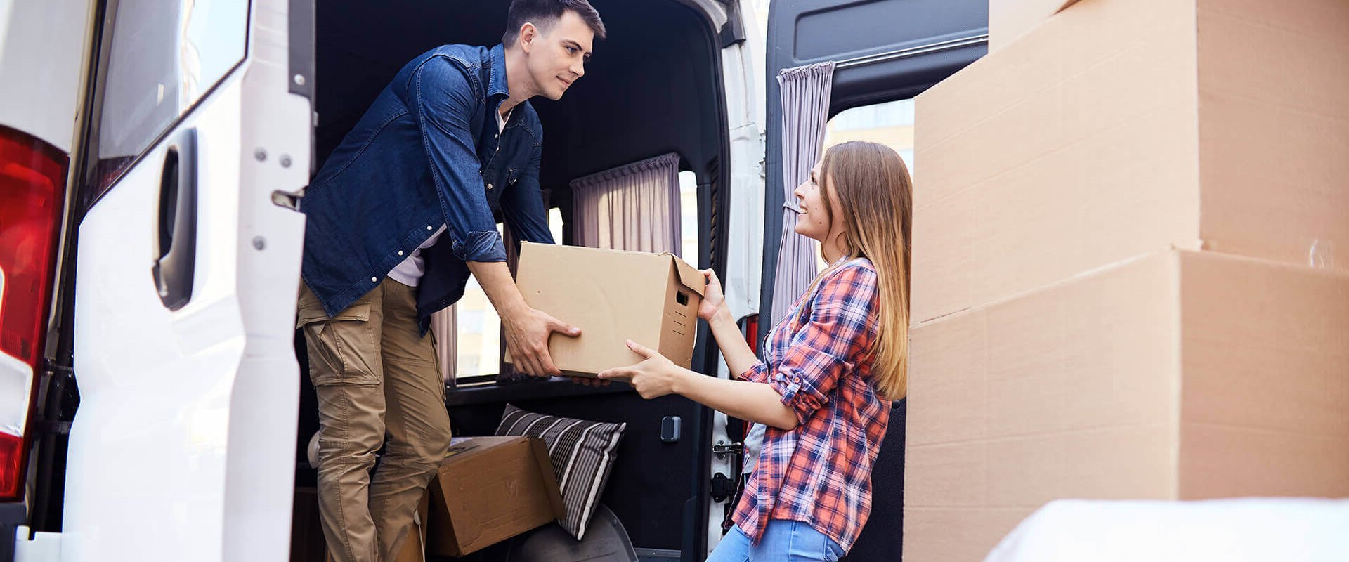 Can Moving Companies Work on Weekends?