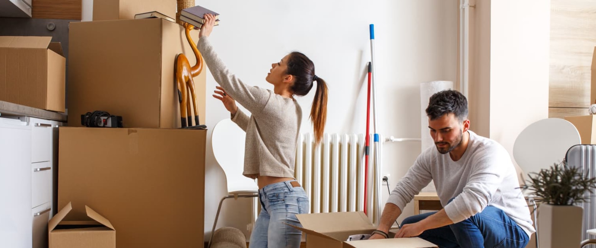 What are the best ways to organize a house move?